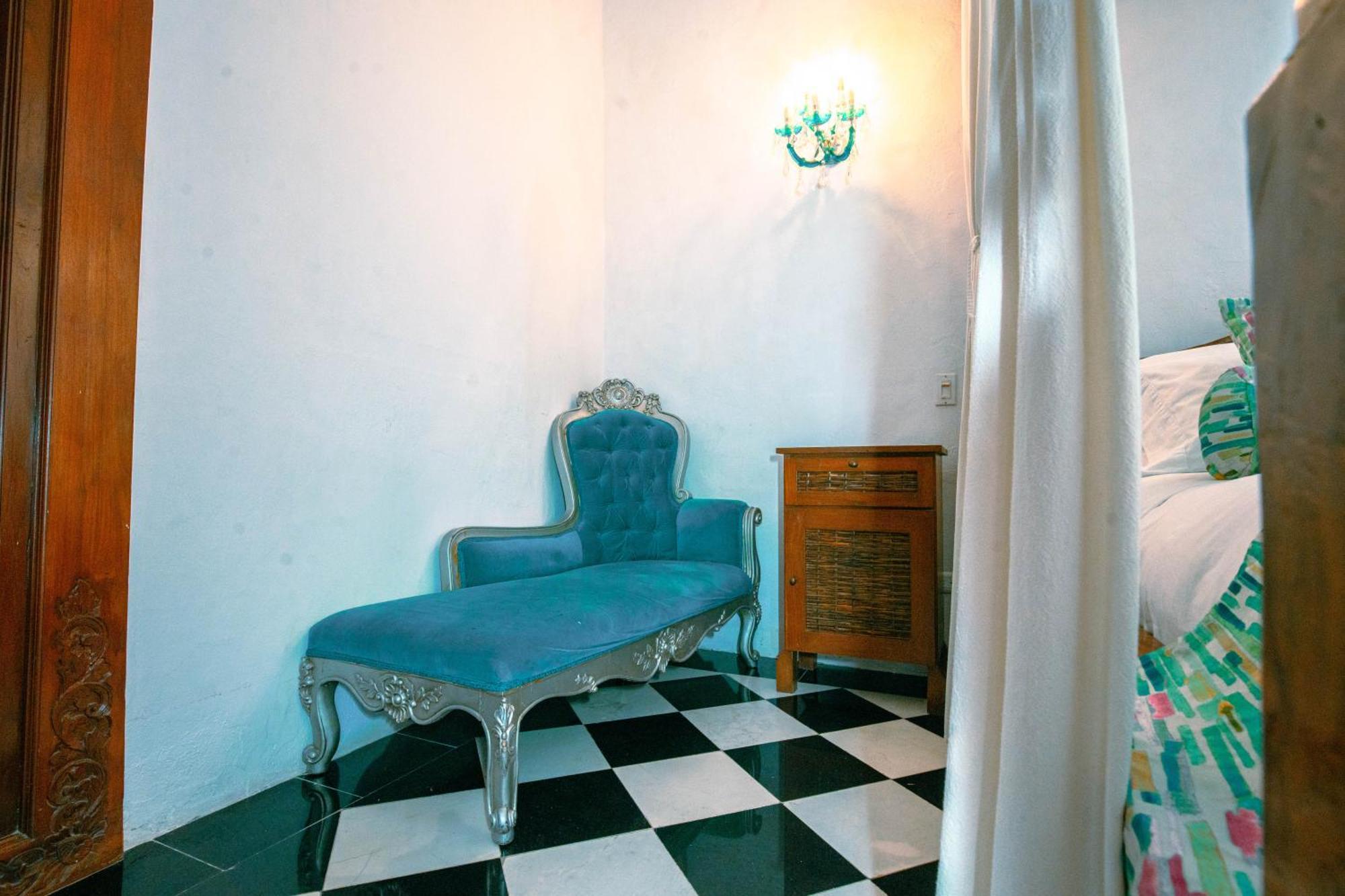 Aguamarina Boutique (adults Only)